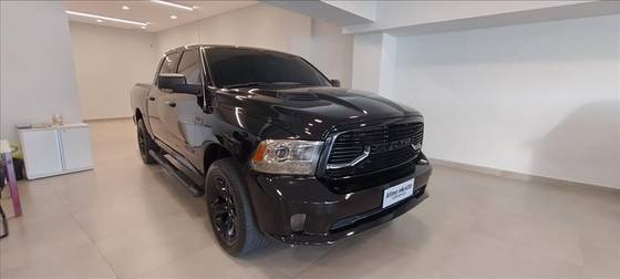 RAM CLASSIC 5.7 V8 GASOLINA LARAMIE CD 4X4 AUTOMÁTICO